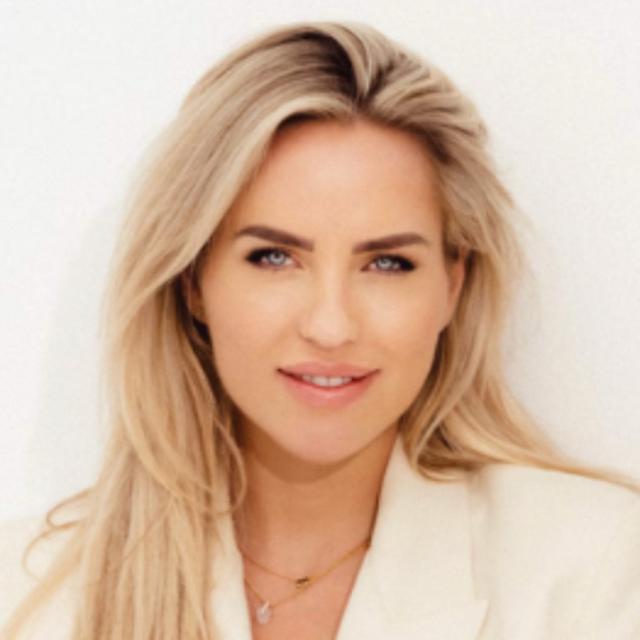 Pasfoto Esther Vedder